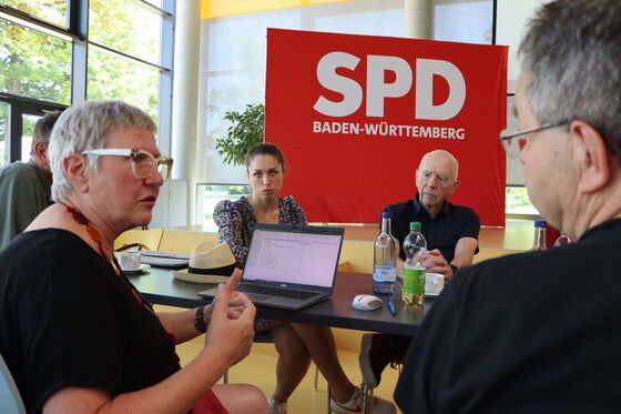 Diskussion in Kleingruppen (Foto: Antonio Hertlein, SPD)